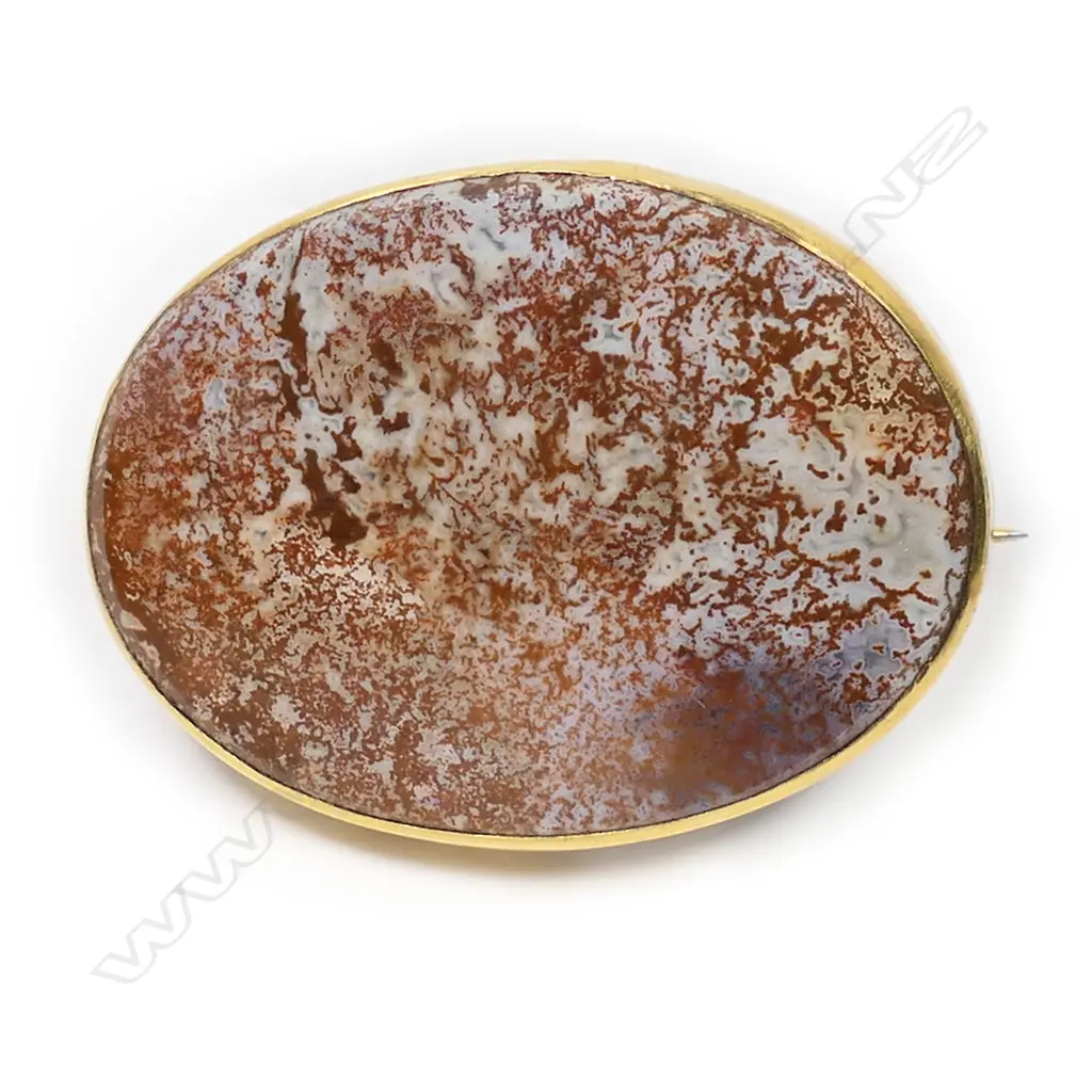 Louis Kerr 9ct yellow gold and polished moss agate brooch, Image 1++